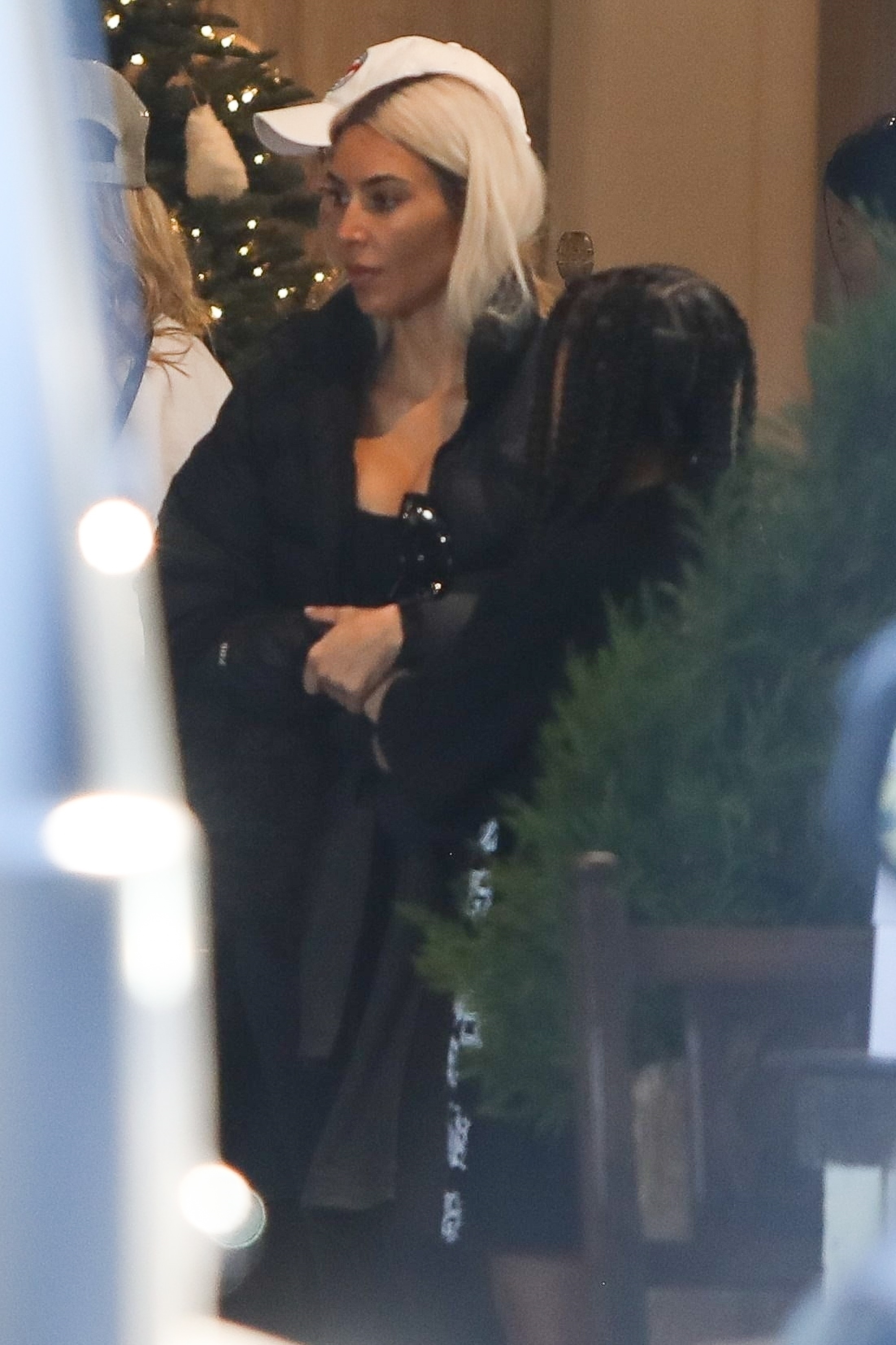 Access_Kardashian_001.jpg