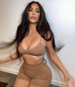 Access_Kardashian_0020~0.jpg