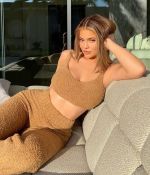 Access_Kardashian_001.jpg