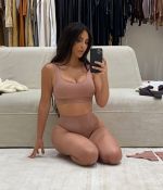Access_Kardashian_001.jpg
