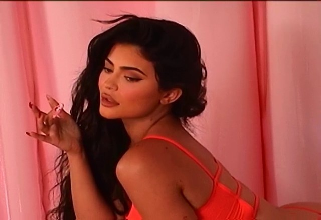 Access_Kardashian_003.jpg