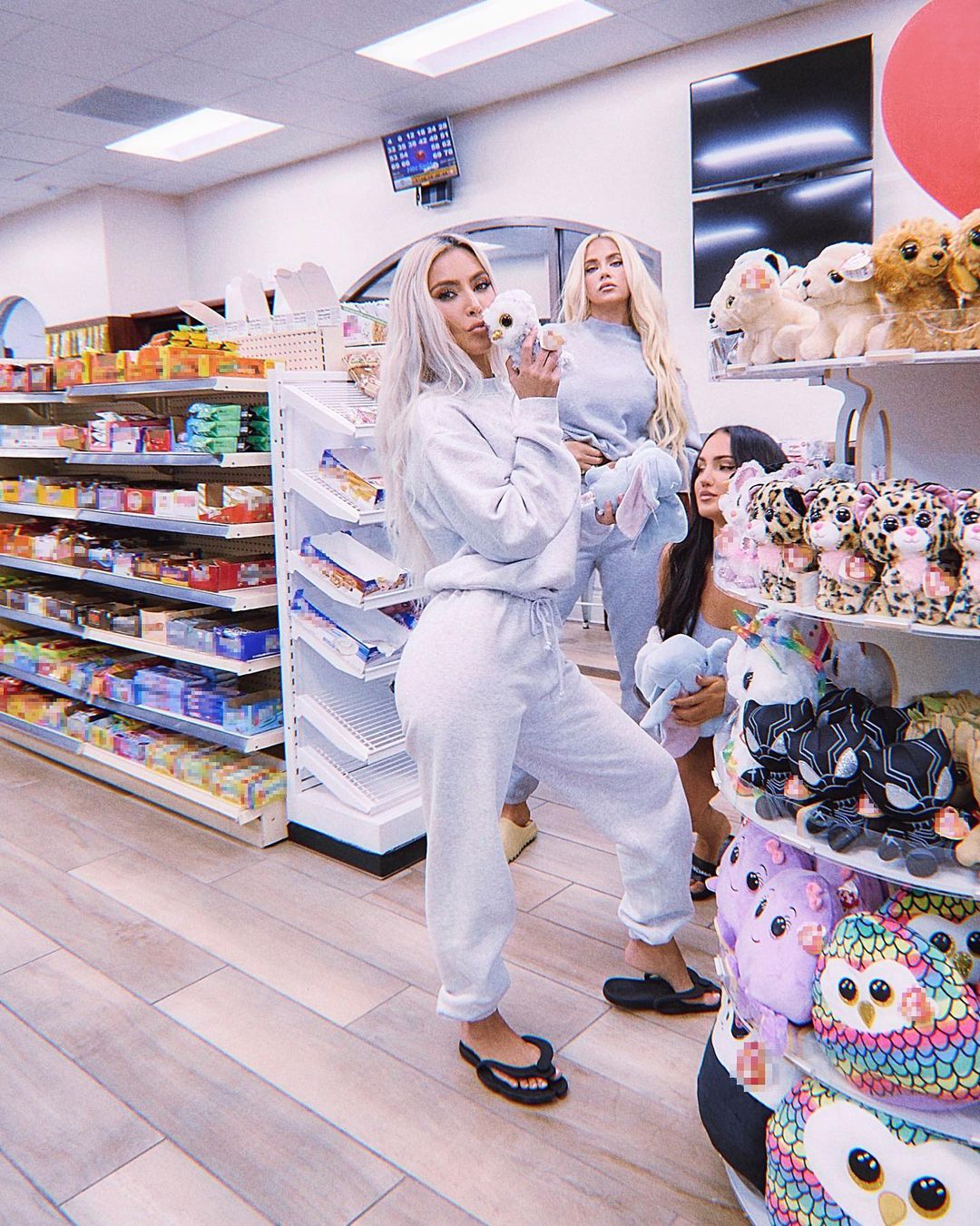 Access_Kardashian_03.jpg