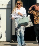 Access_Kardashian_001.jpg