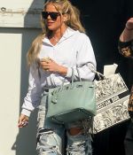 Access_Kardashian_002.jpg