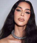 Access_Kardashian_15~0.jpg