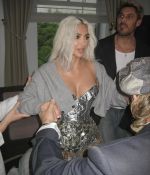 Access_Kardashian_2~1.jpg