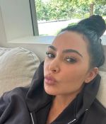 Access_Kardashian_3~0.jpg