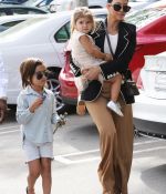 Access_Kardashian_005.jpg