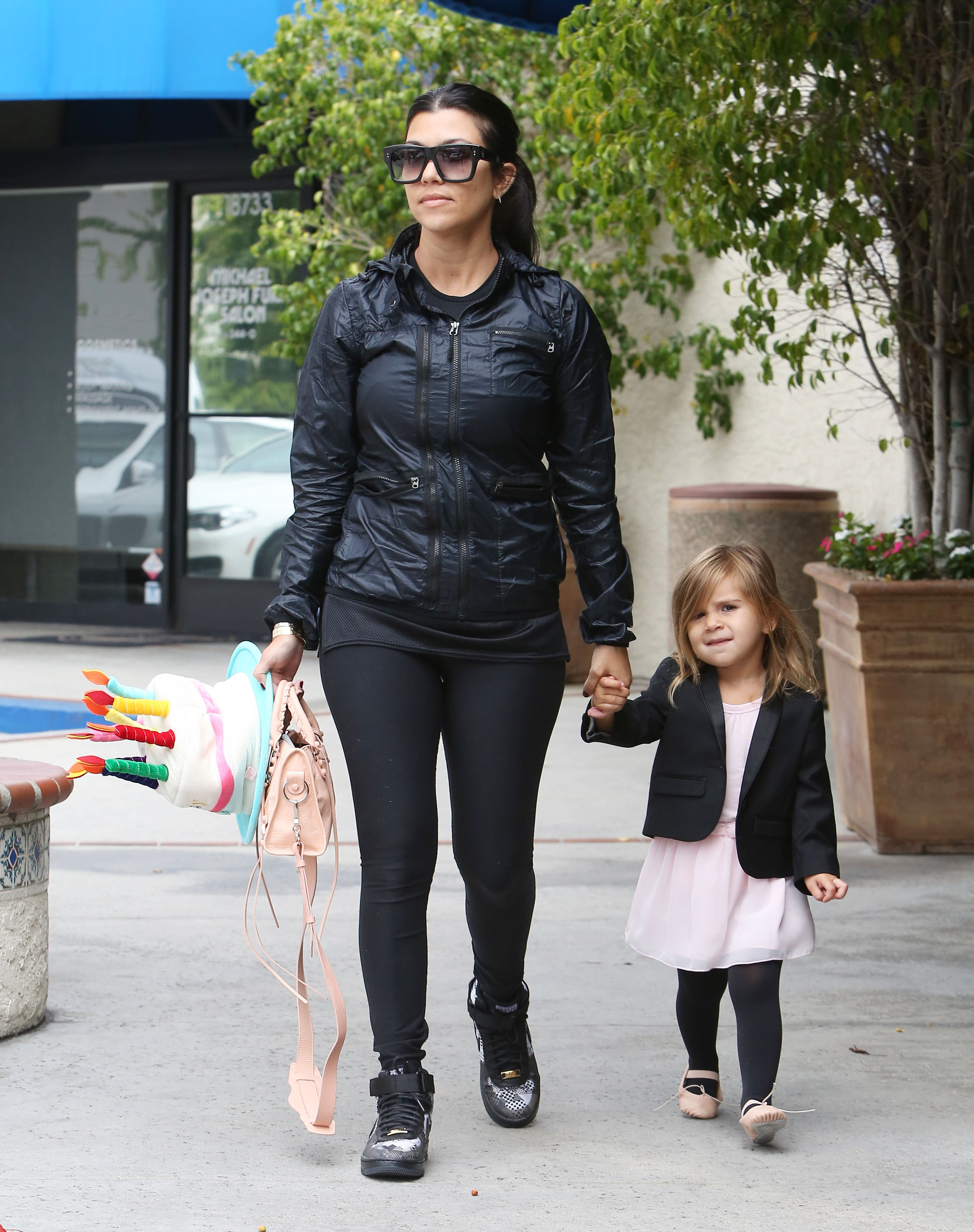 Access_Kardashian_002.jpg
