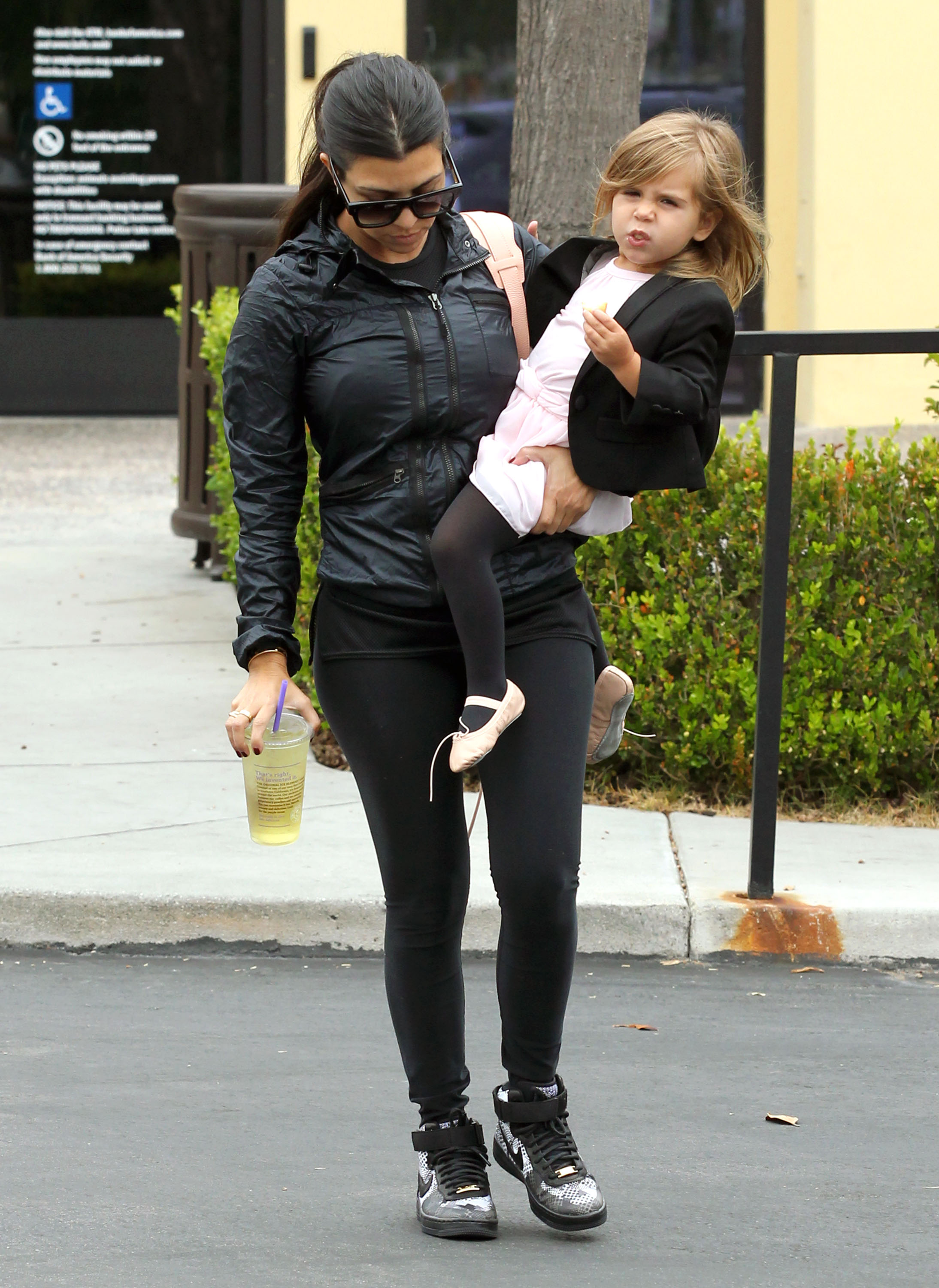Access_Kardashian_003.jpg