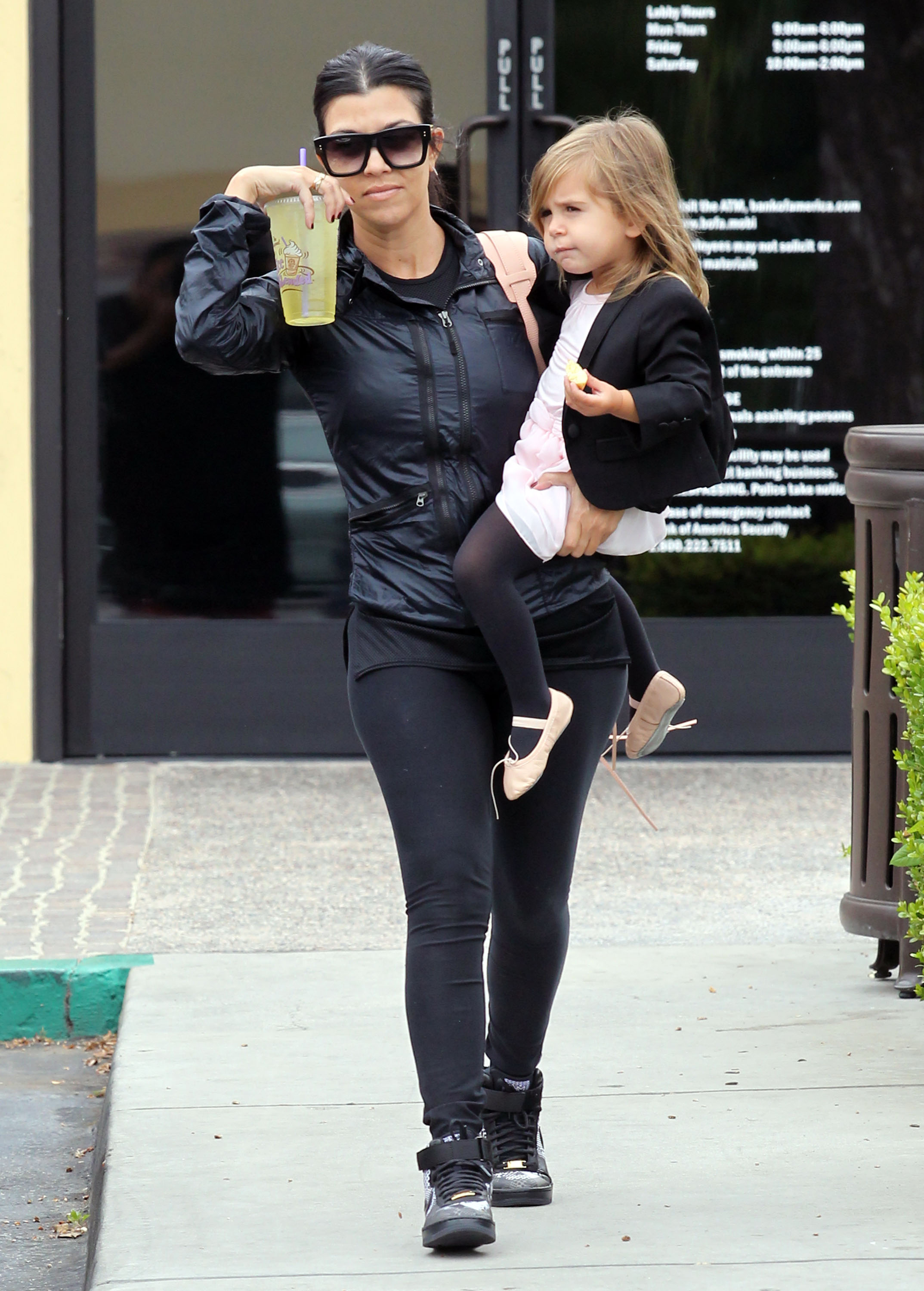 Access_Kardashian_004.jpg