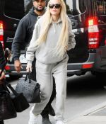 Access_Kardashian_001.jpg