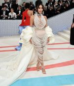 Access_Kardashian_001.jpg
