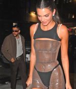 Access_Kardashian_001.jpg