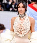 Access_Kardashian_001.jpg