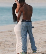 Access_Kardashian_002.jpg
