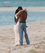 Access_Kardashian_010.jpg