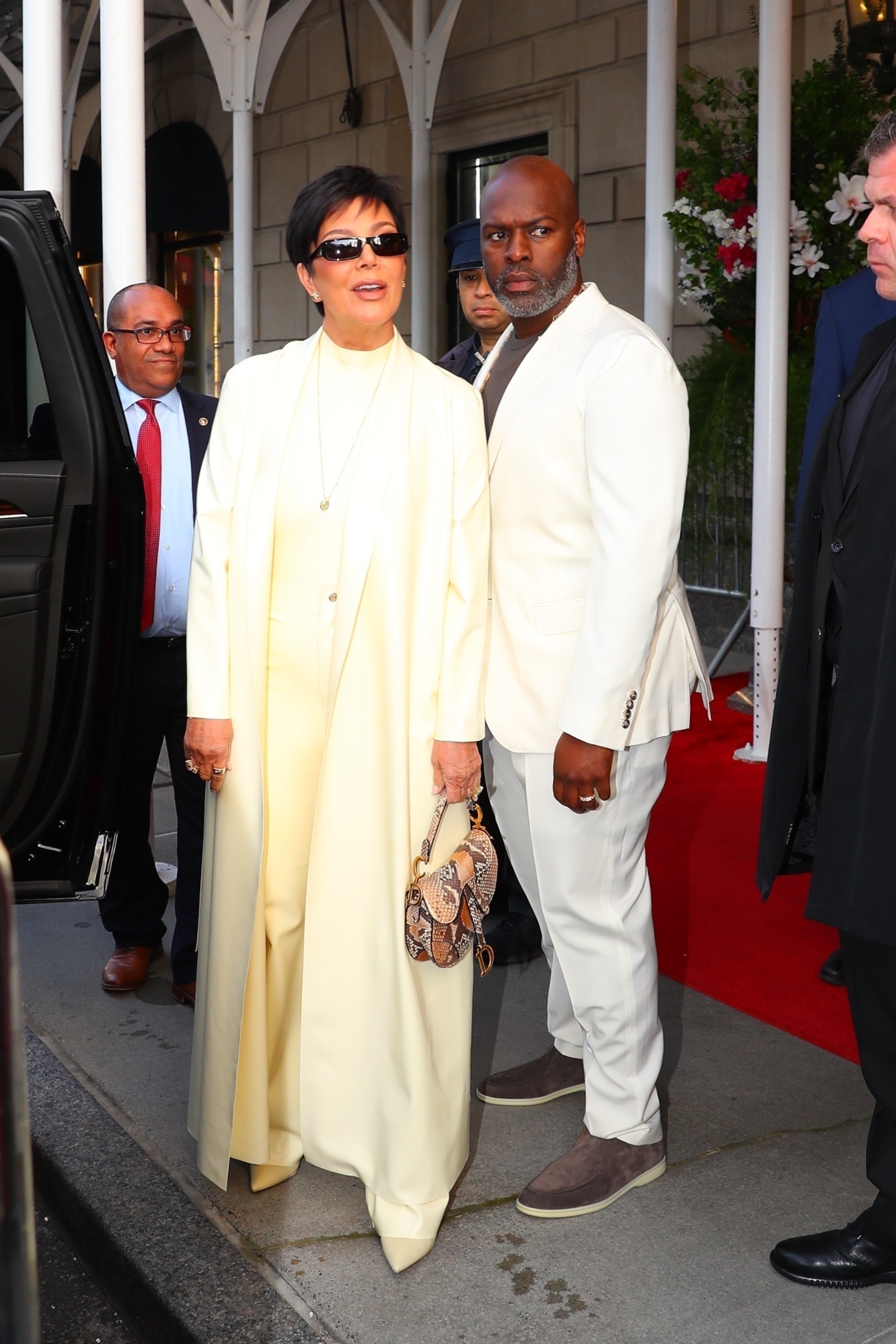 Access_Kardashian_001.jpg