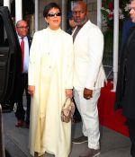Access_Kardashian_001.jpg