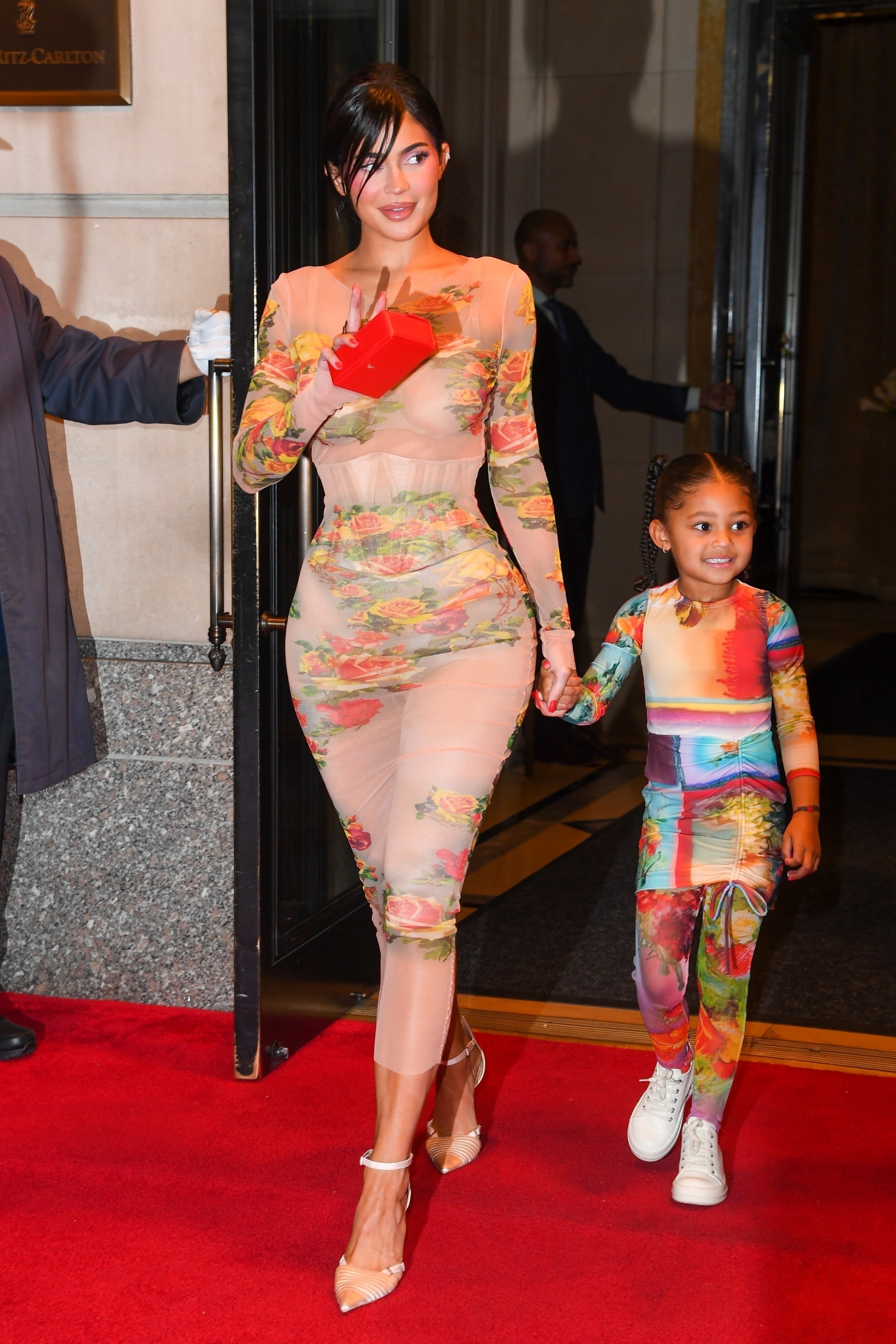 Access_Kardashian_001.jpg