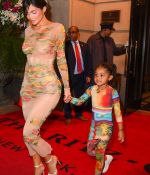 Access_Kardashian_003.jpg