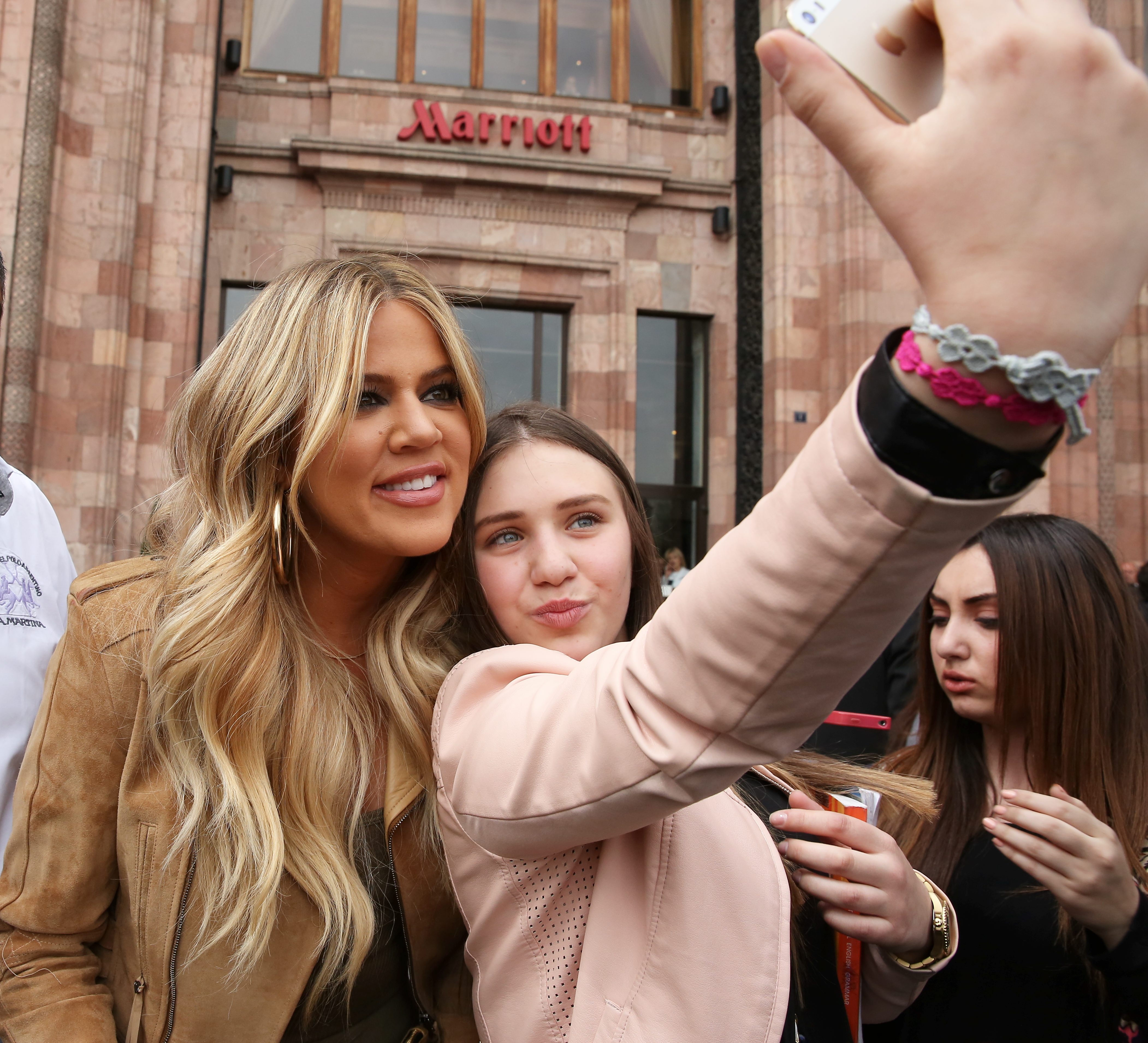 Access_Kardashian_004.jpg