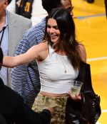 Access_Kardashian_001.jpg