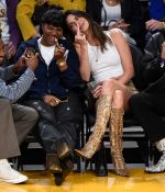 Access_Kardashian_002.jpg