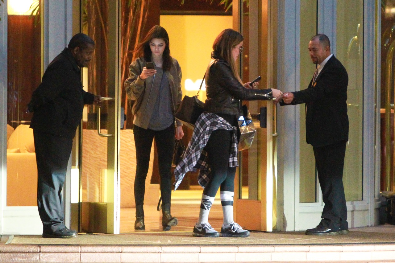 Access_Kardashian_001.jpg