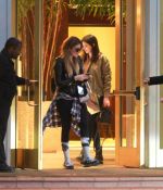 Access_Kardashian_003.jpg