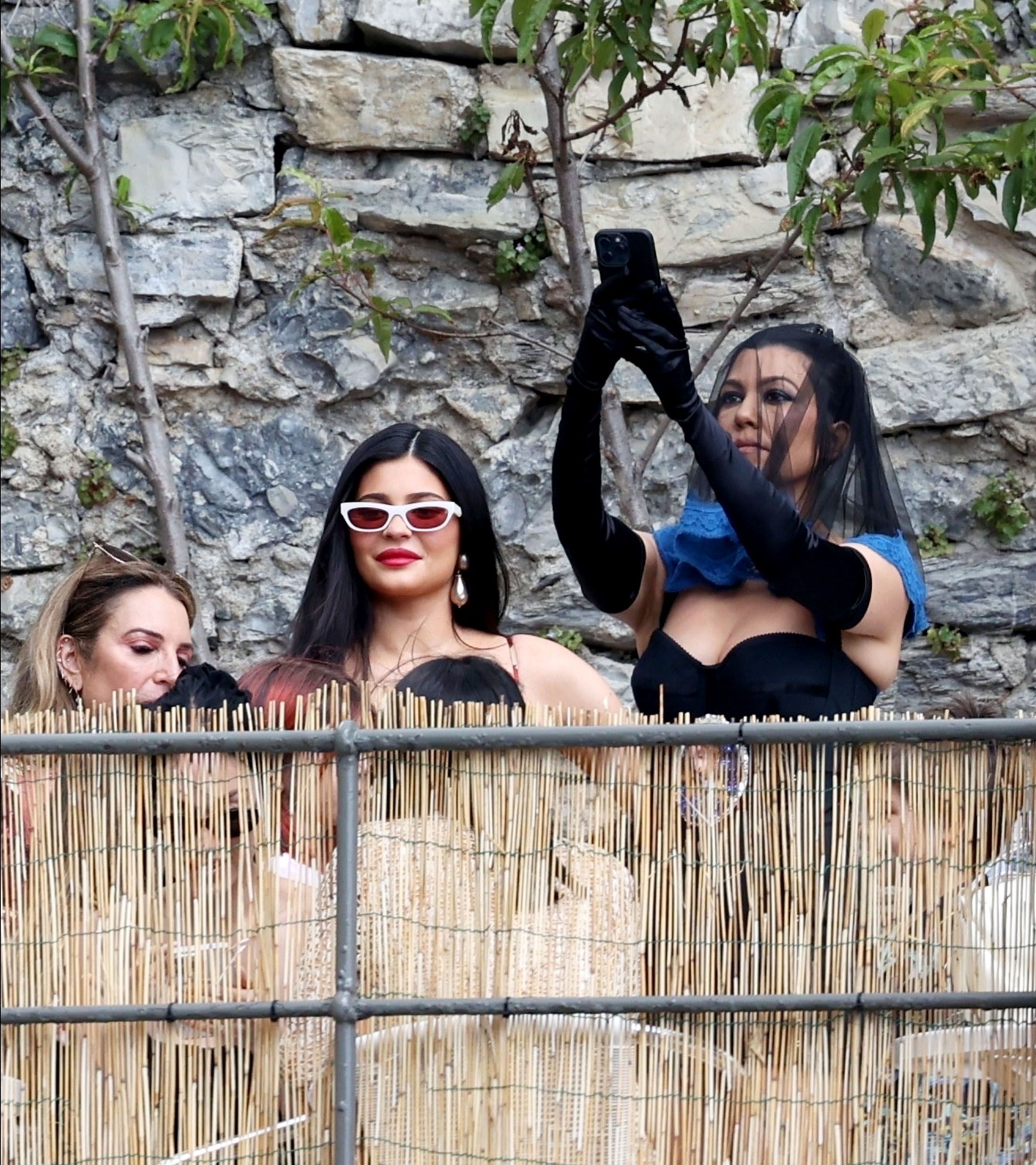Access_Kardashian_001.jpg