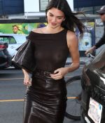 Access_Kardashian_001.jpg