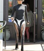 Access_Kardashian_001~0.jpg