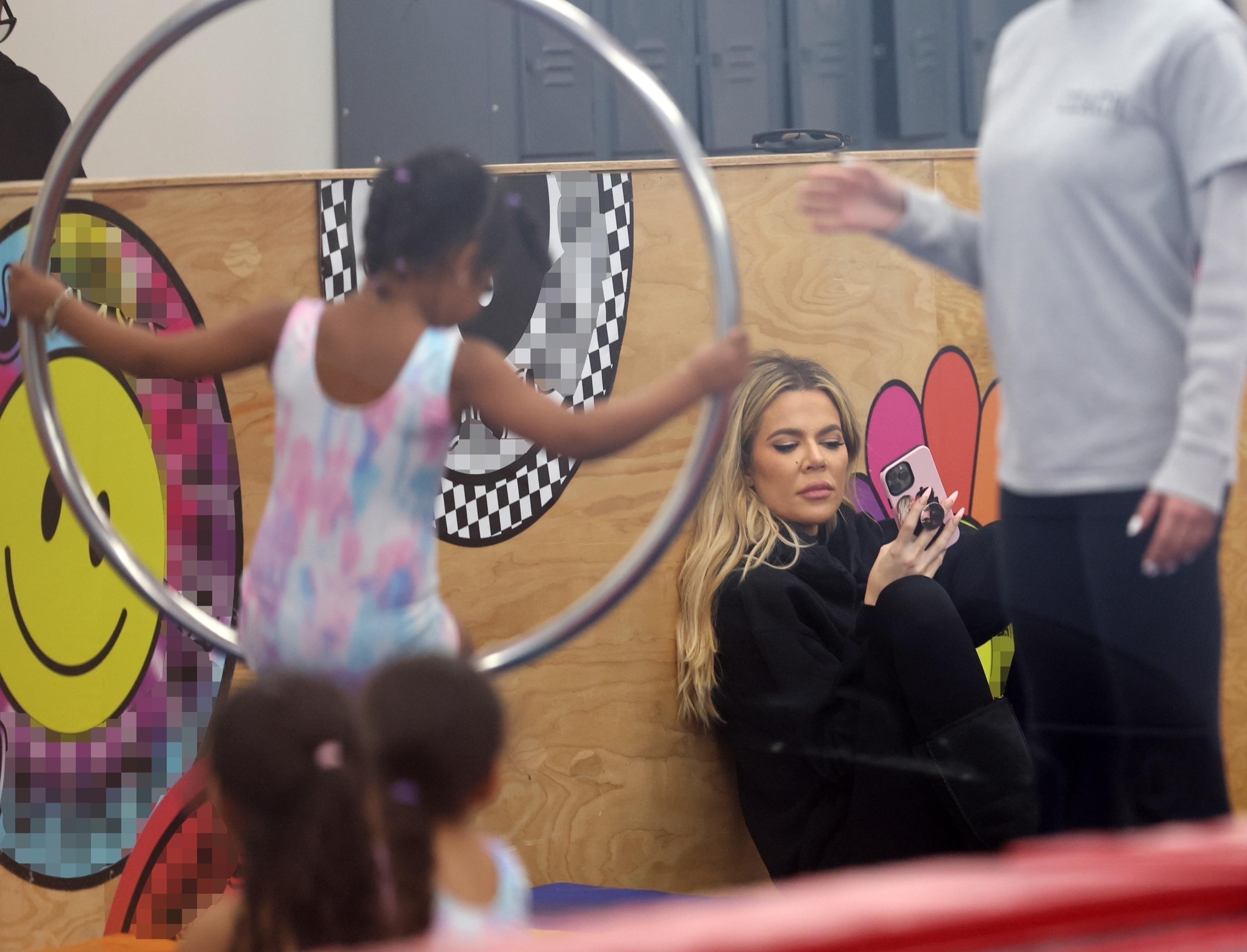 Access_Kardashian_002.jpg
