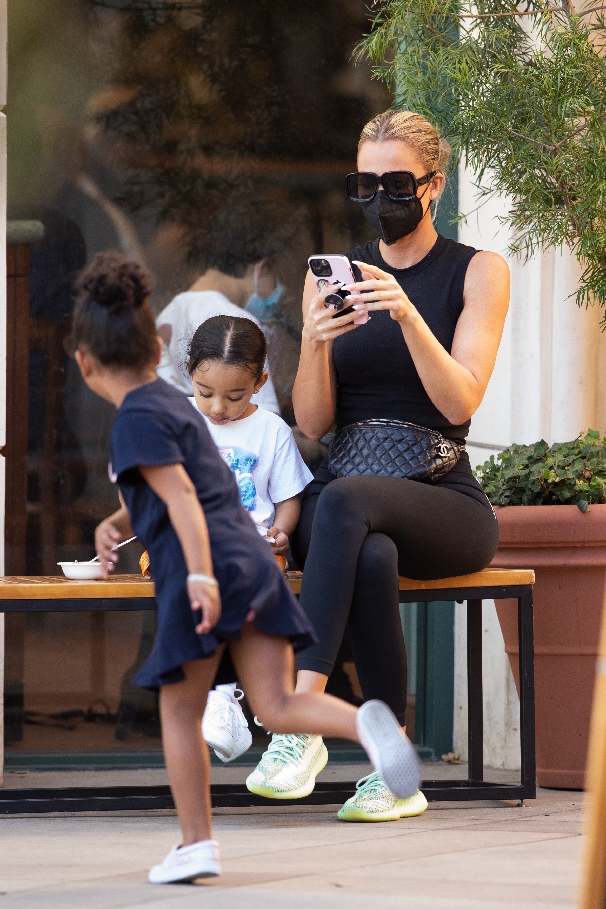 Access_Kardashian_003.jpg