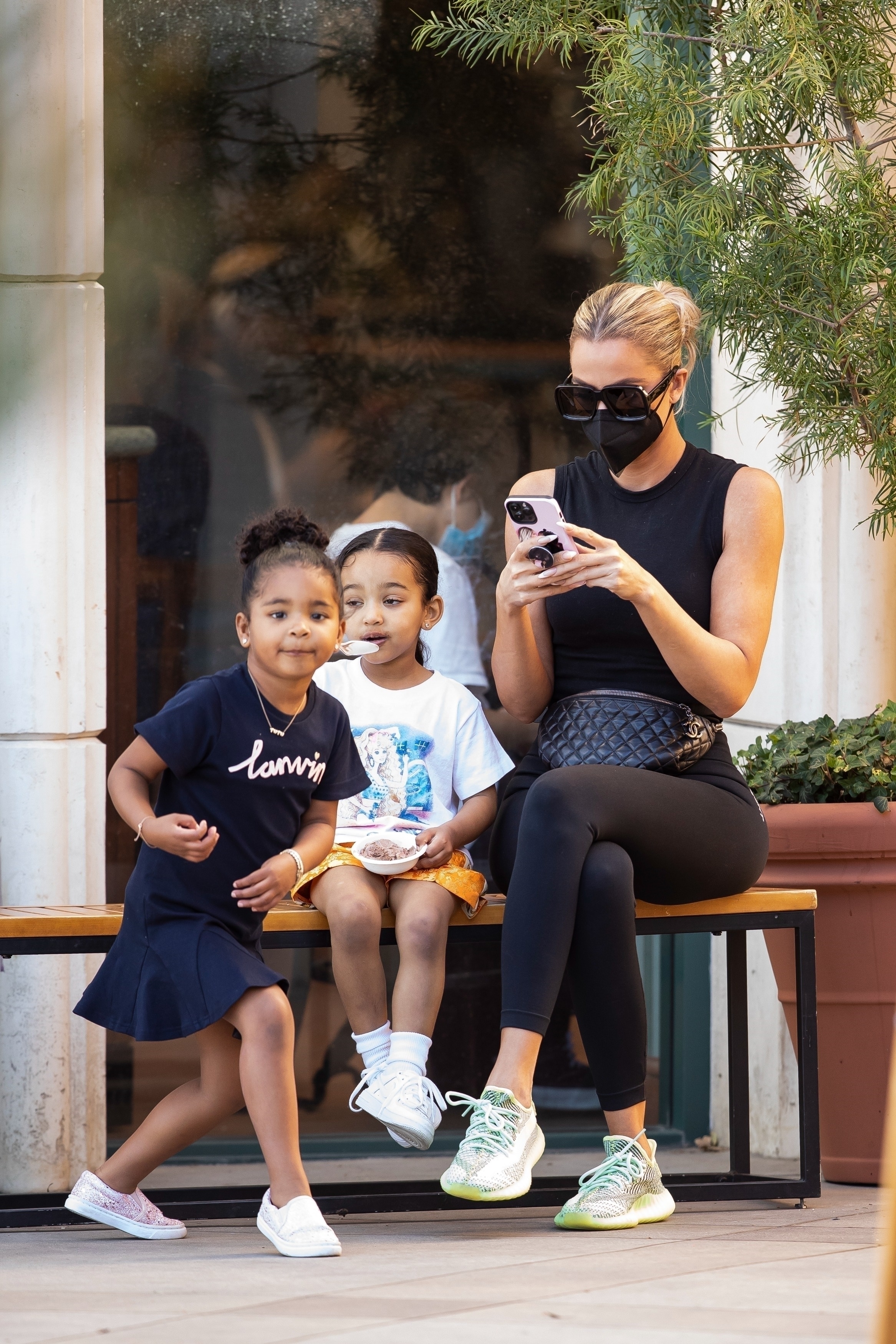 Access_Kardashian_0061~0.jpg