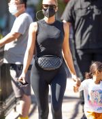 Access_Kardashian_001.jpg