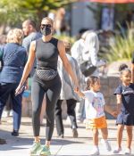 Access_Kardashian_0015.jpg