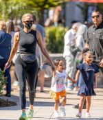 Access_Kardashian_002.jpg