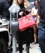 Access_Kardashian_02.jpg