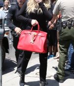Access_Kardashian_05.jpg
