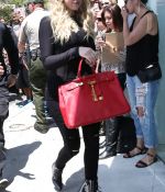 Access_Kardashian_06.jpg