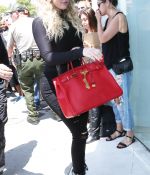 Access_Kardashian_09.jpg