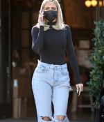 Access_Kardashian_001.jpg