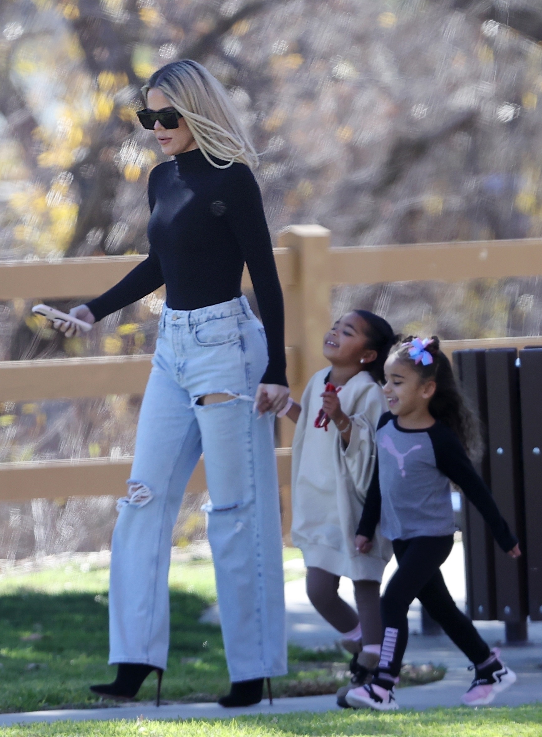 Access_Kardashian_002.jpg