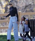 Access_Kardashian_002.jpg