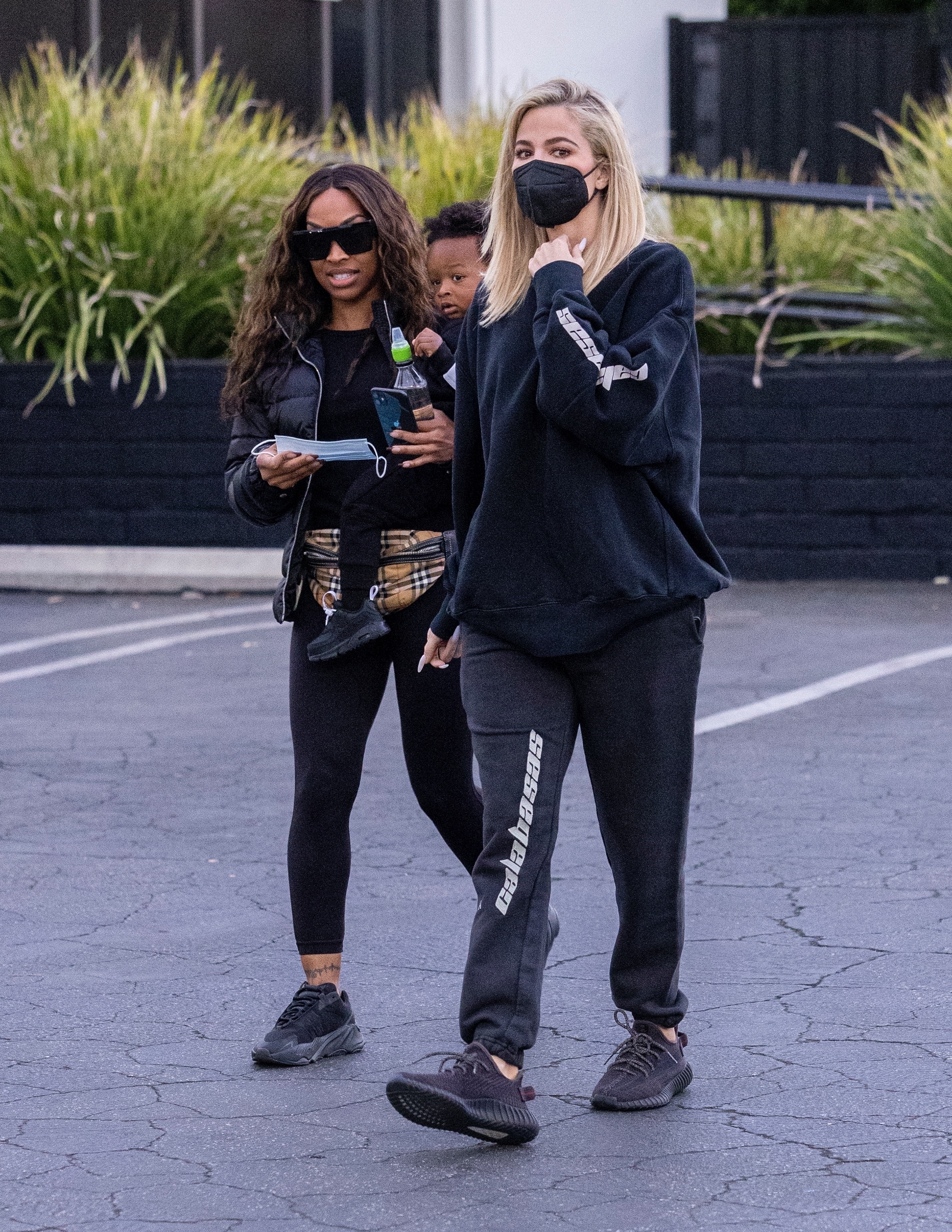 Access_Kardashian_001.jpg