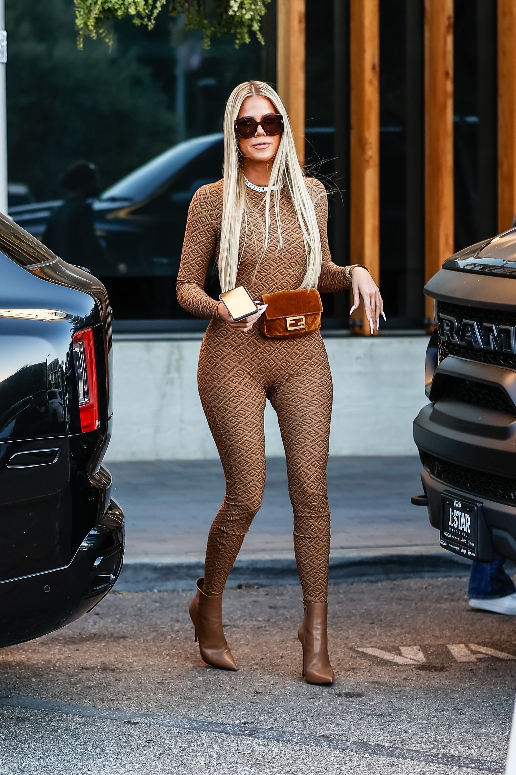Access_Kardashian_003.jpg