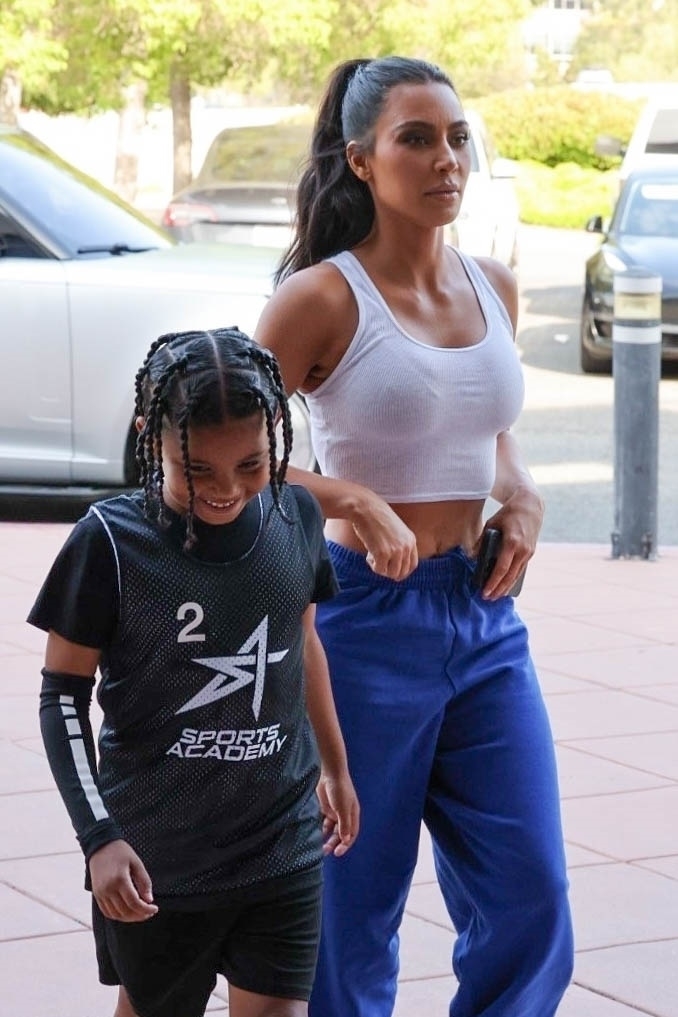 Access_Kardashian_03.jpg