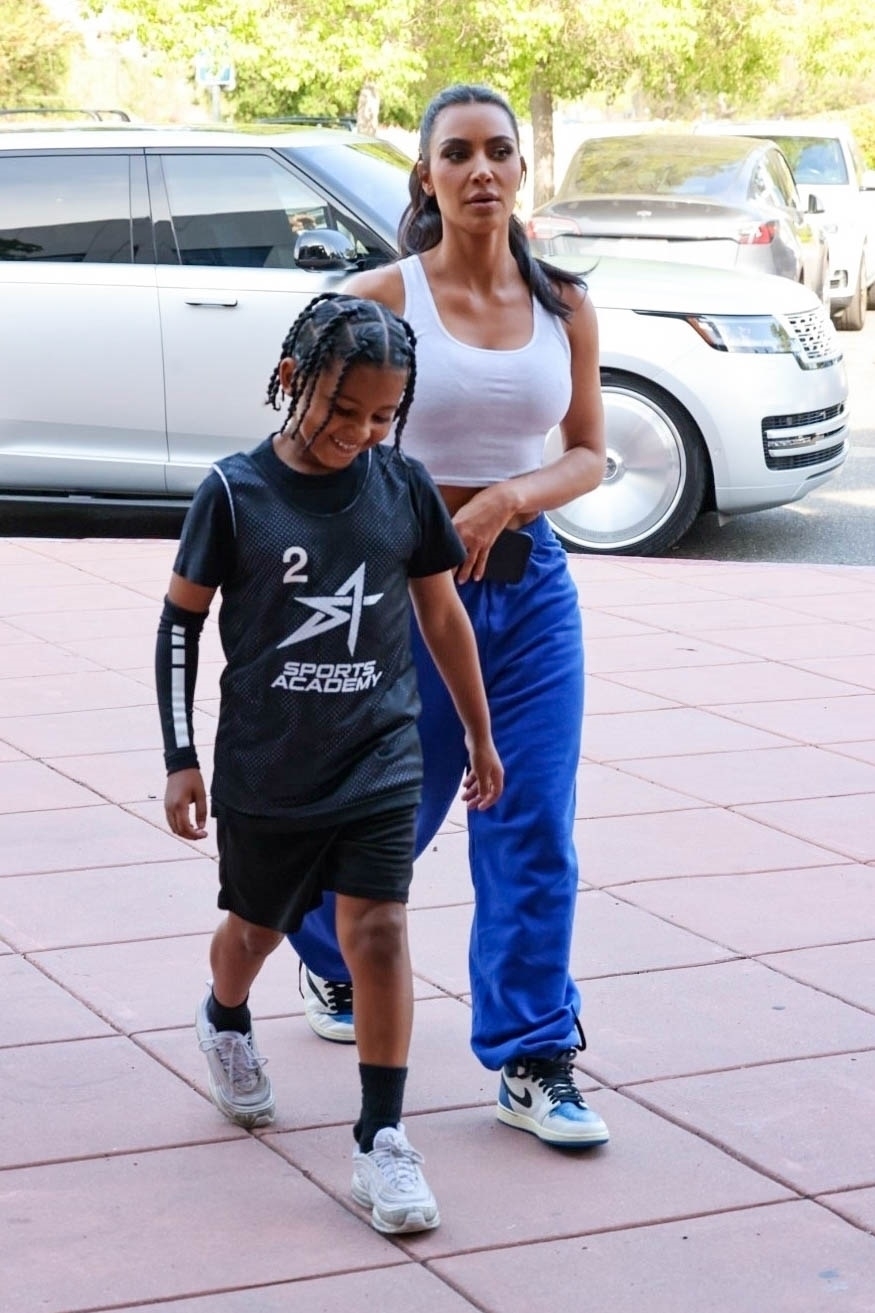 Access_Kardashian_06.jpg